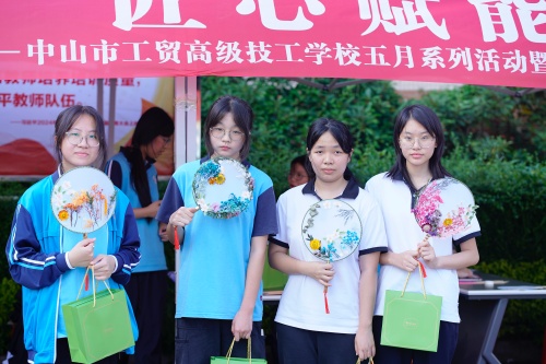 勞動(dòng)鑄魂強(qiáng)技，匠心賦能青春——我校五月系列活動(dòng)暨宿舍文化節(jié)活動(dòng)圓滿結(jié)束